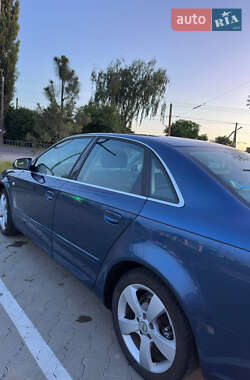 Седан Audi A4 2004 в 
