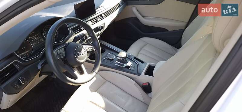 Седан Audi A4 2016 в Коростене