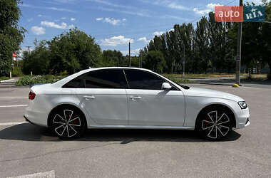 Седан Audi A4 2015 в 