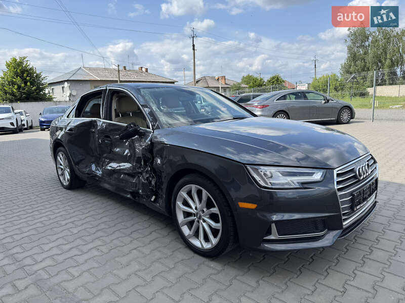 Седан Audi A4 2018 в Луцке