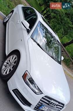 Седан Audi A4 2015 в 