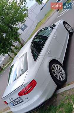 Седан Audi A4 2015 в 