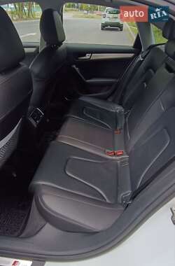 Седан Audi A4 2015 в 
