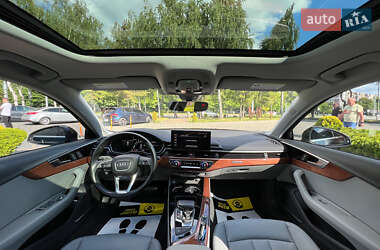 Седан Audi A4 2022 в 