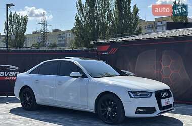 Седан Audi A4 2012 в 