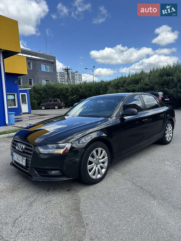 Седан Audi A4 2013 в Киеве