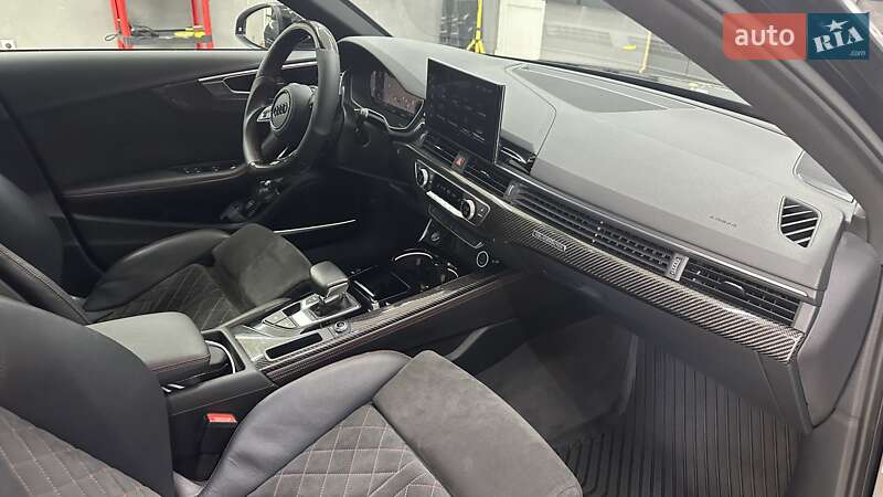 Универсал Audi A4 2021 в Ужгороде