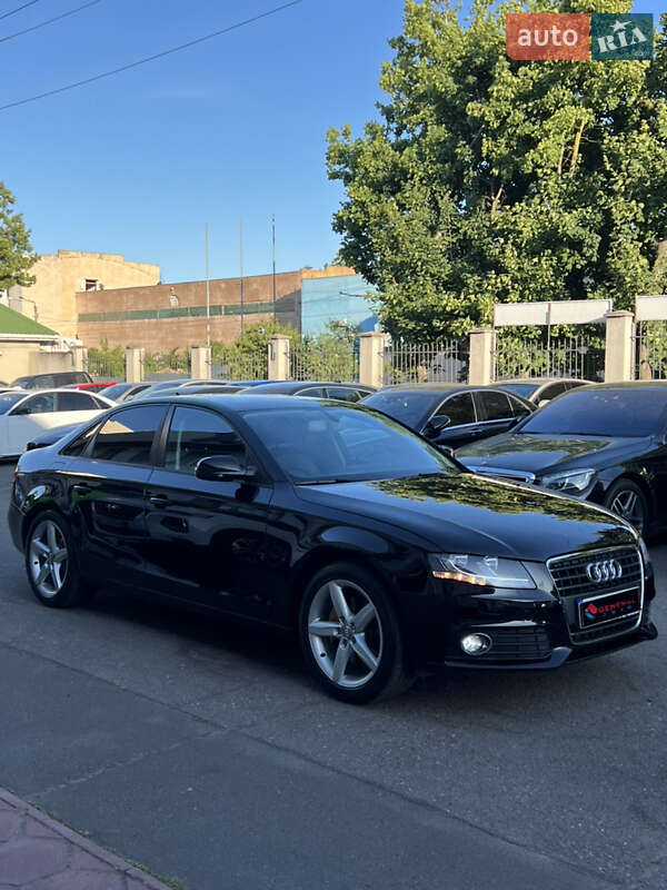 Седан Audi A4 2011 в Одессе