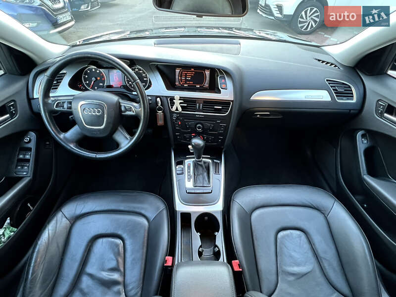 Седан Audi A4 2011 в Одессе
