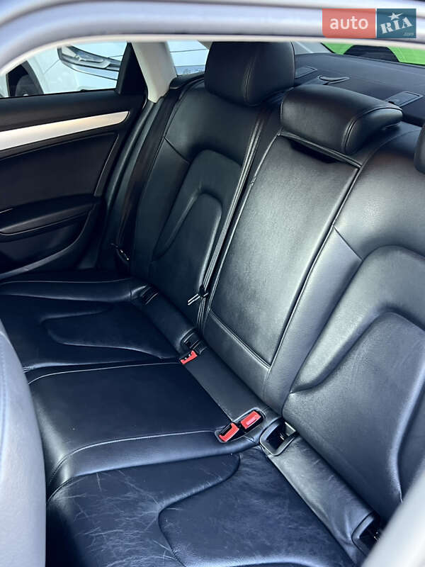 Седан Audi A4 2011 в Одессе