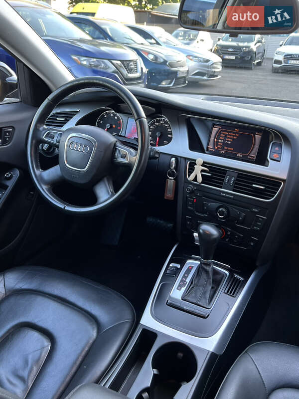 Седан Audi A4 2011 в Одессе
