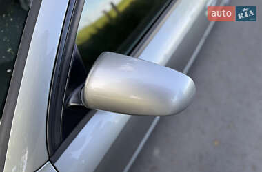 Седан Audi A4 2001 в 