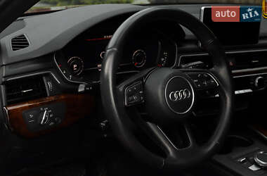 Седан Audi A4 2019 в 