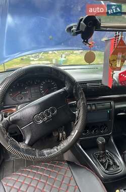 Седан Audi A4 1995 в 