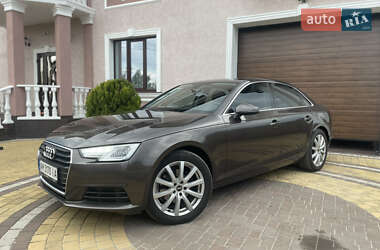 Седан Audi A4 2016 в Сарнах