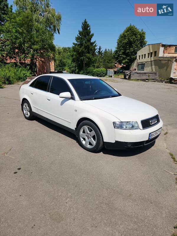 Седан Audi A4 2002 в Літині