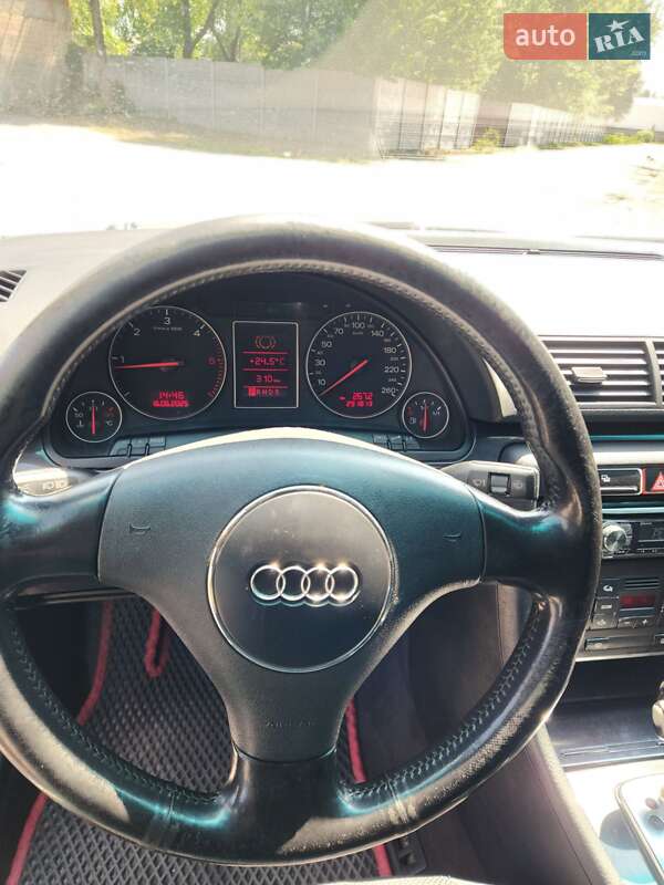 Седан Audi A4 2002 в Літині