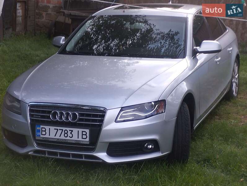 Седан Audi A4 2012 в Полтаве