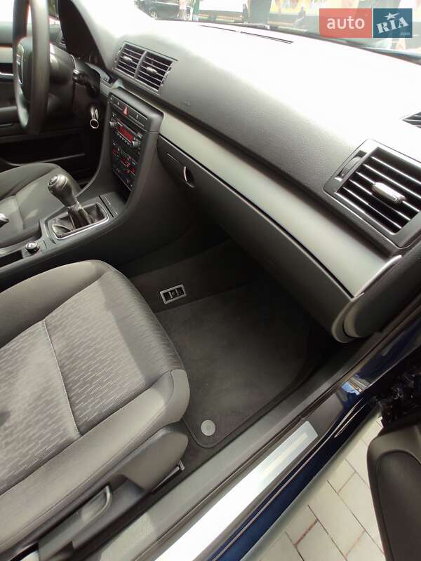 Седан Audi A4 2006 в Каменском
