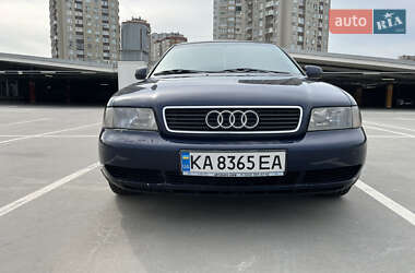 Седан Audi A4 1997 в 