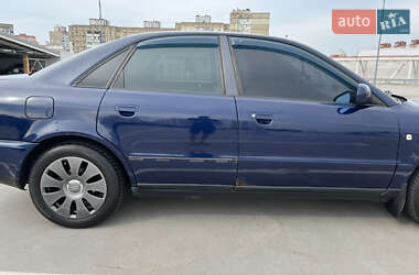Седан Audi A4 1997 в 