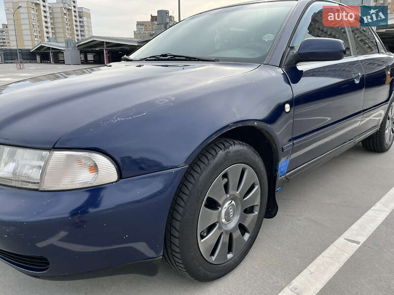 Седан Audi A4 1997 в Киеве