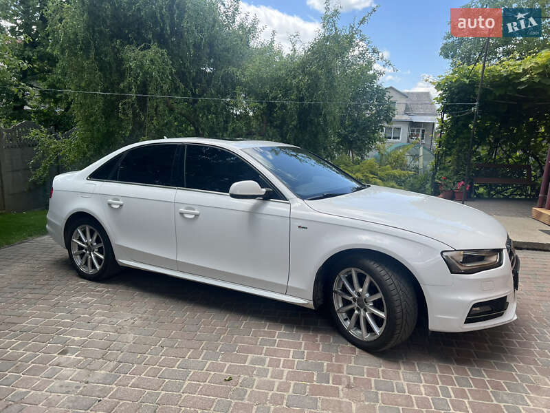 Седан Audi A4 2015 в Львове