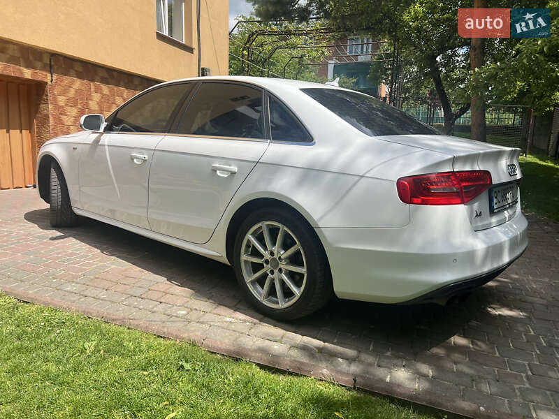 Седан Audi A4 2015 в Львове