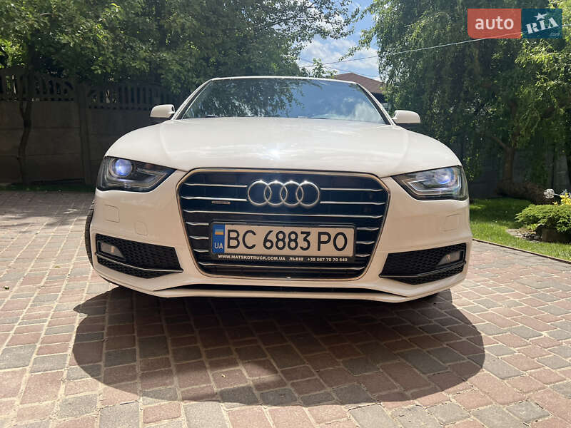 Седан Audi A4 2015 в Львове