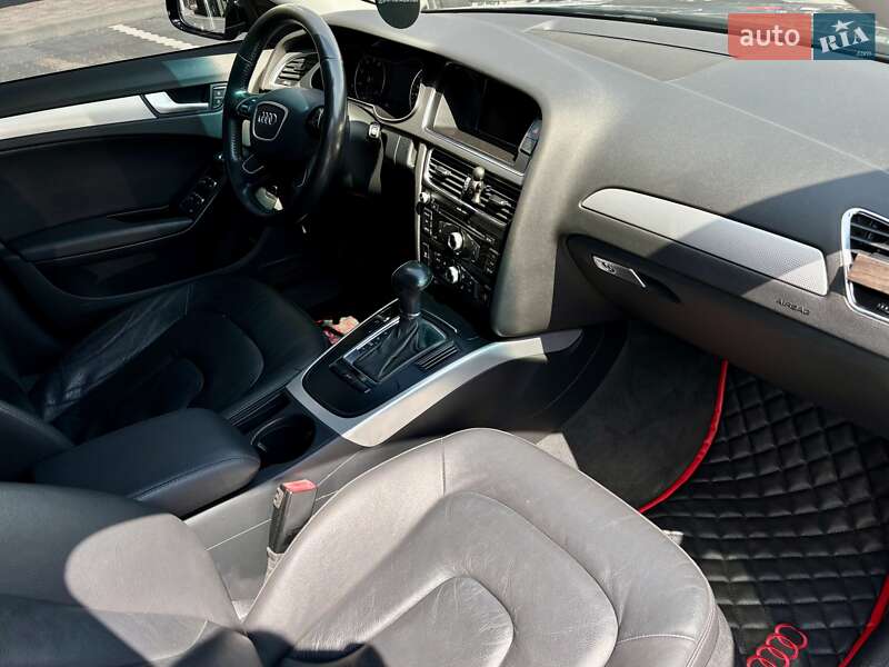 Седан Audi A4 2012 в Киеве