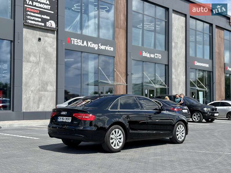 Седан Audi A4 2012 в Киеве