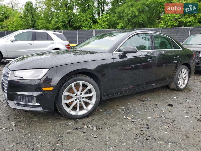 Седан Audi A4 2019 в 