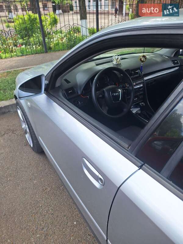 Седан Audi A4 2002 в Одессе