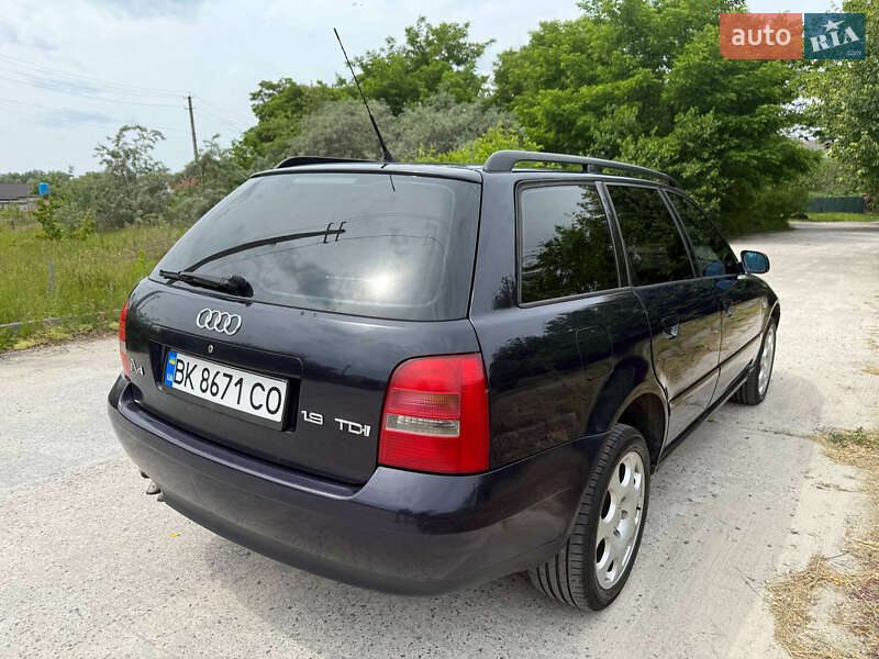 Универсал Audi A4 2000 в Вараше