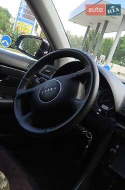Седан Audi A4 2002 в 
