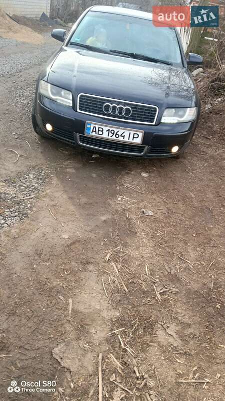 Седан Audi A4 2002 в Тростянце