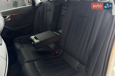 Седан Audi A4 2022 в 