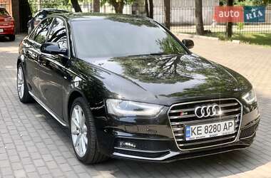 Седан Audi A4 2014 в 