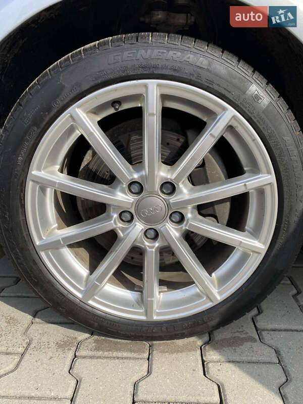 Седан Audi A4 2014 в Ивано-Франковске