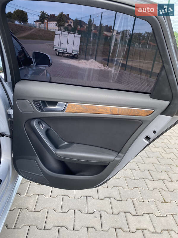 Седан Audi A4 2014 в Ивано-Франковске