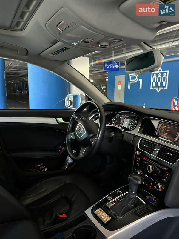 Седан Audi A4 2012 в Киеве