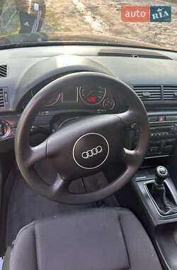 Седан Audi A4 2001 в 