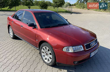Седан Audi A4 1995 в Косові