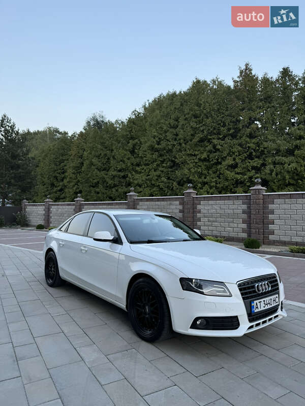 Седан Audi A4 2010 в Ивано-Франковске