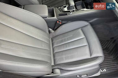 Седан Audi A4 2020 в 
