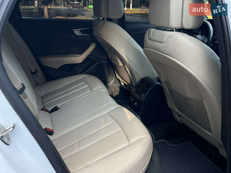 Седан Audi A4 2017 в Николаеве