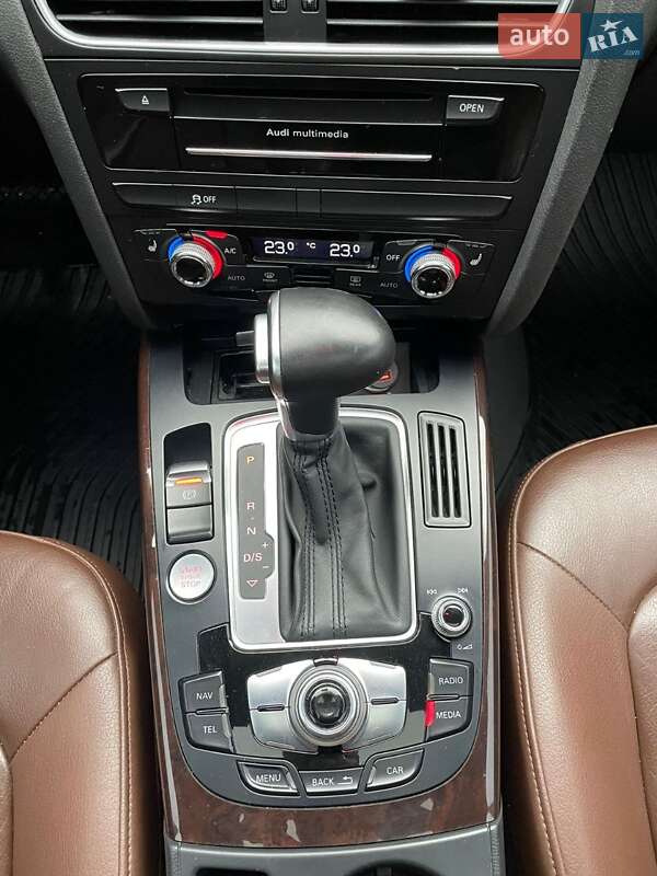 Седан Audi A4 2014 в Львове
