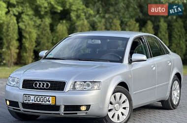 Седан Audi A4 2004 в Золочеві