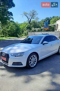 Седан Audi A4 2016 в Киеве