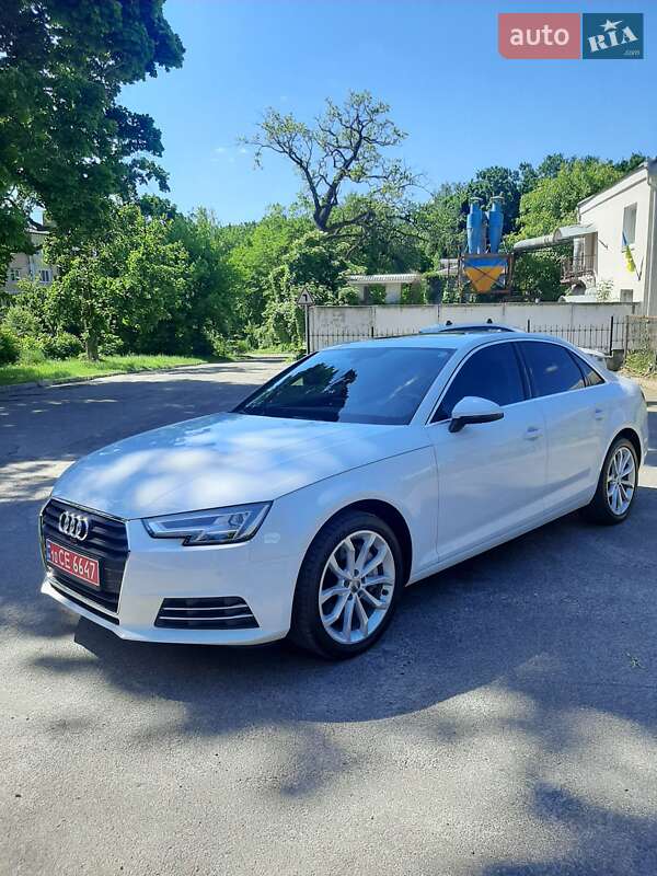 Седан Audi A4 2016 в 